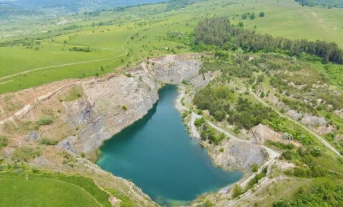 Lacul de Smarald ascuns în inima Transilvaniei