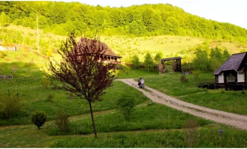 Satul unic din România, cu peisaje deosebite și multă liniște